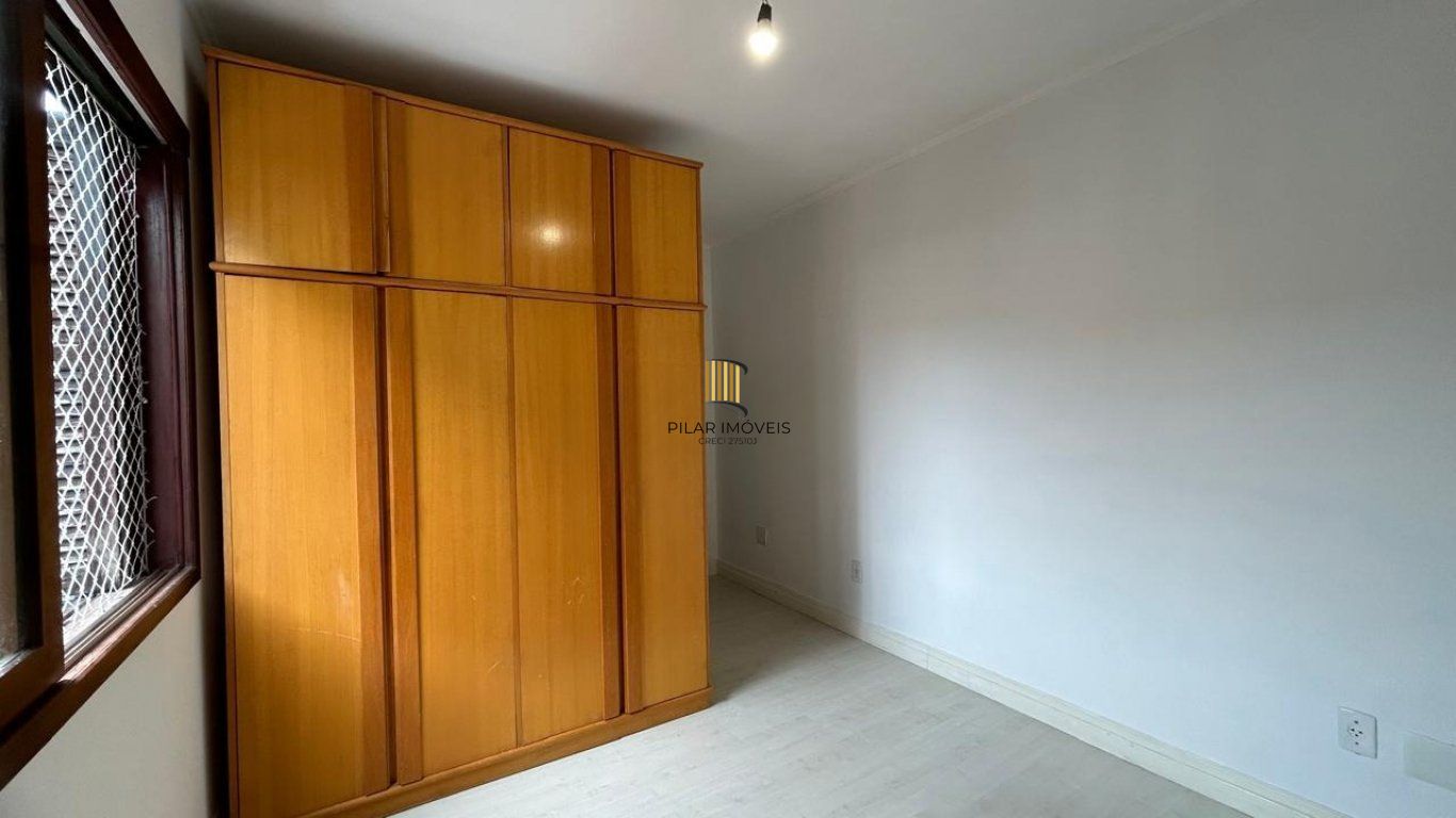 Cobertura de 4 dormitórios e 2 vagas de garagem coberta em Cachoeirinha.