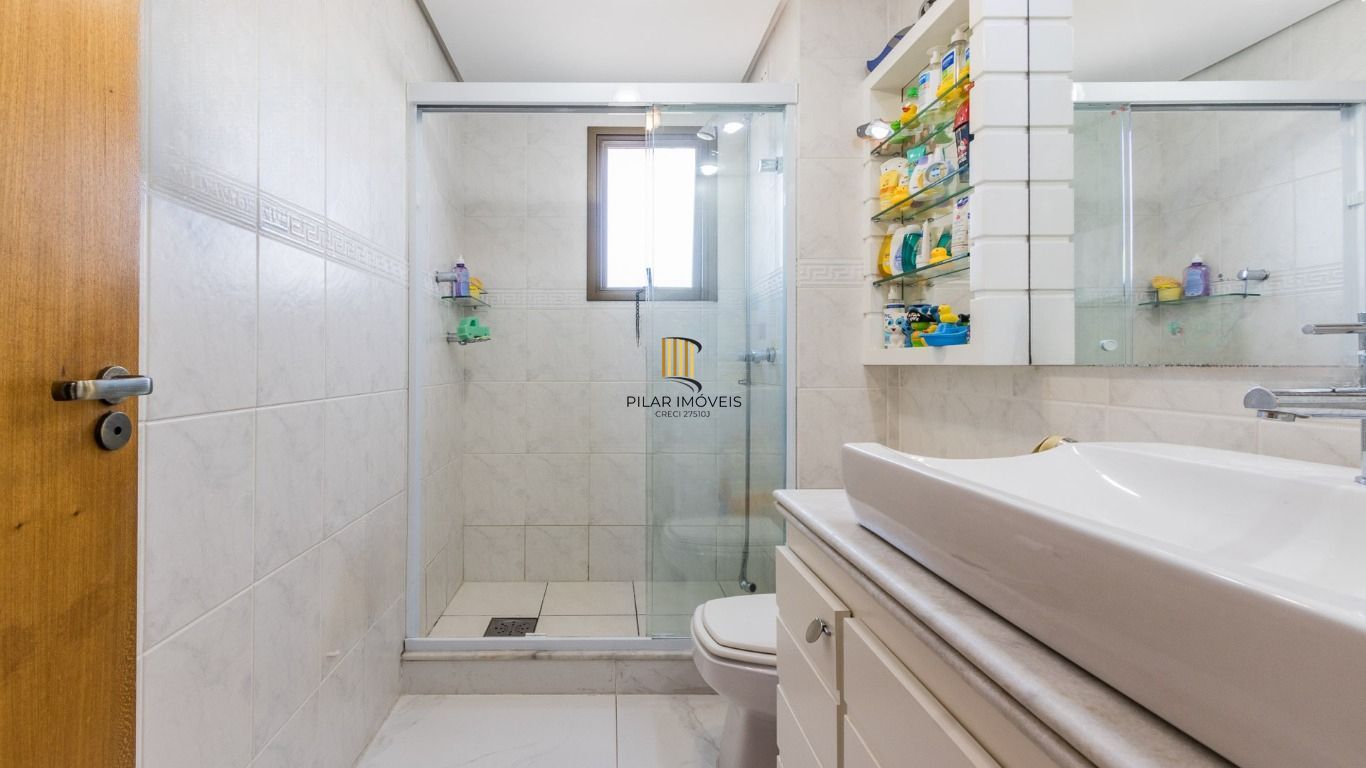 Apartamento com 3 quartos, 1 suíte, à venda no bairro Petrópolis