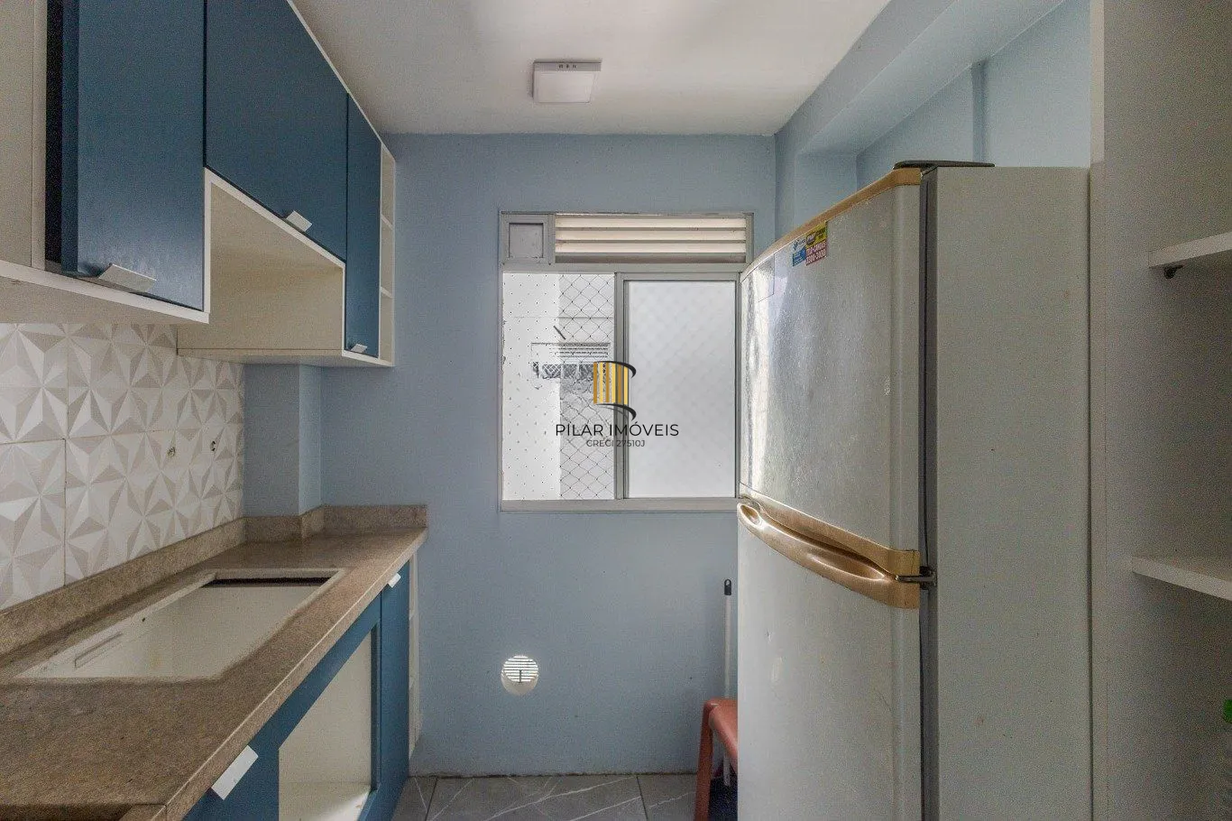 Apartamento de 2 dormitórios e 1 vaga de garagem em Canoas.