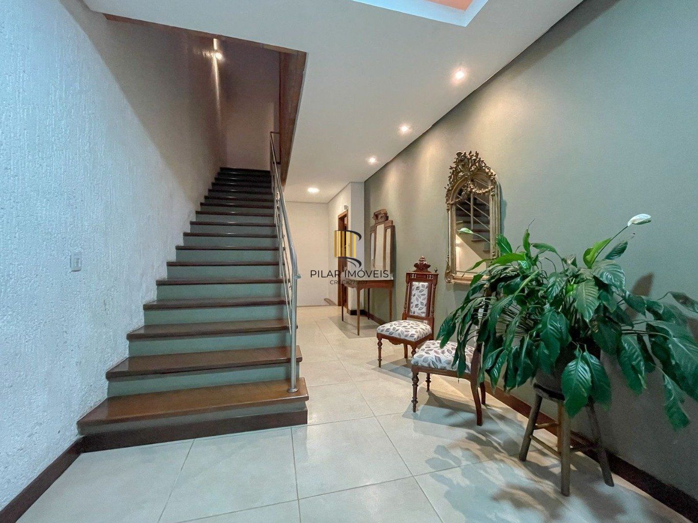 Casa com 4 quartos e 339m² à venda em Santa Tereza, Porto Alegre.