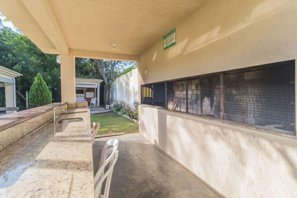 Apartamento de 2 quartos, 1 vaga e elevador no Bairro São Sebastião.