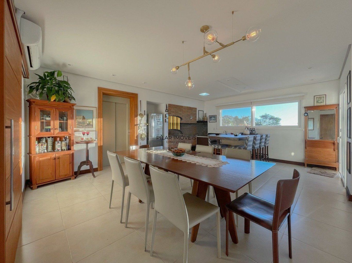 Casa com 4 quartos e 339m² à venda em Santa Tereza, Porto Alegre.