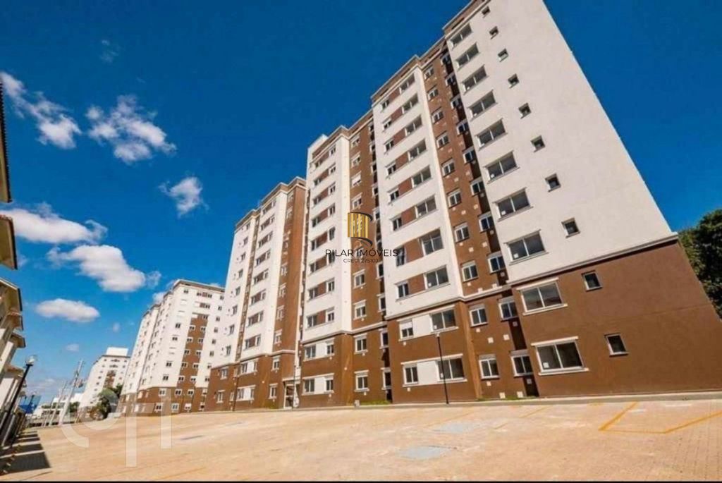 Apartamento com 2 quartos, semi mobiliado, piscina e portaria 24 hr em Gravataí