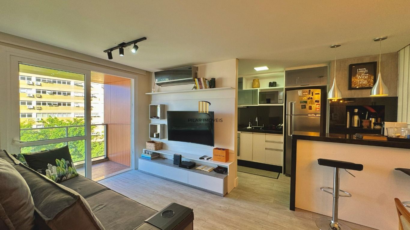 Apartamento mobiliado de 2 dormitórios no bairro Petrópolis