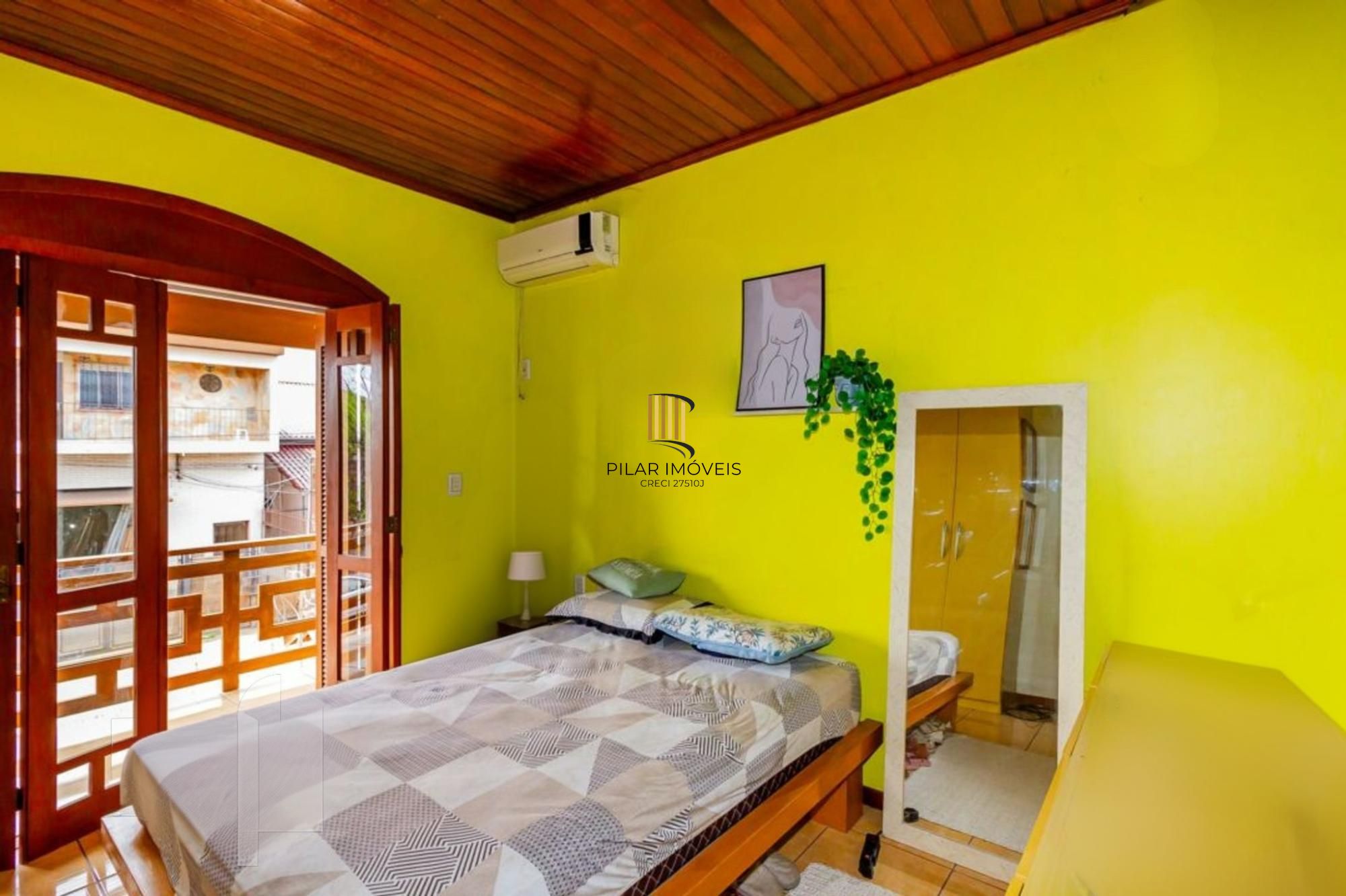 Casa com 5 dormitórios no Bairro Sarandí