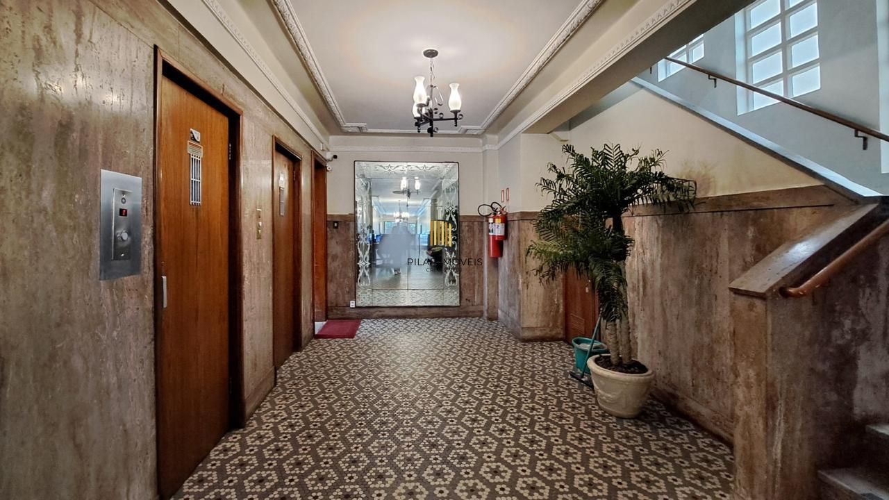 Apartamento 3 Dormitórios, 123m², Último Andar com Vista para o Guaíba