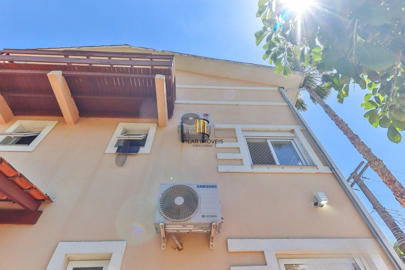Casa em Condomínio com 3 Dormitórios e Energia Solar na Lomba do Pinheiro