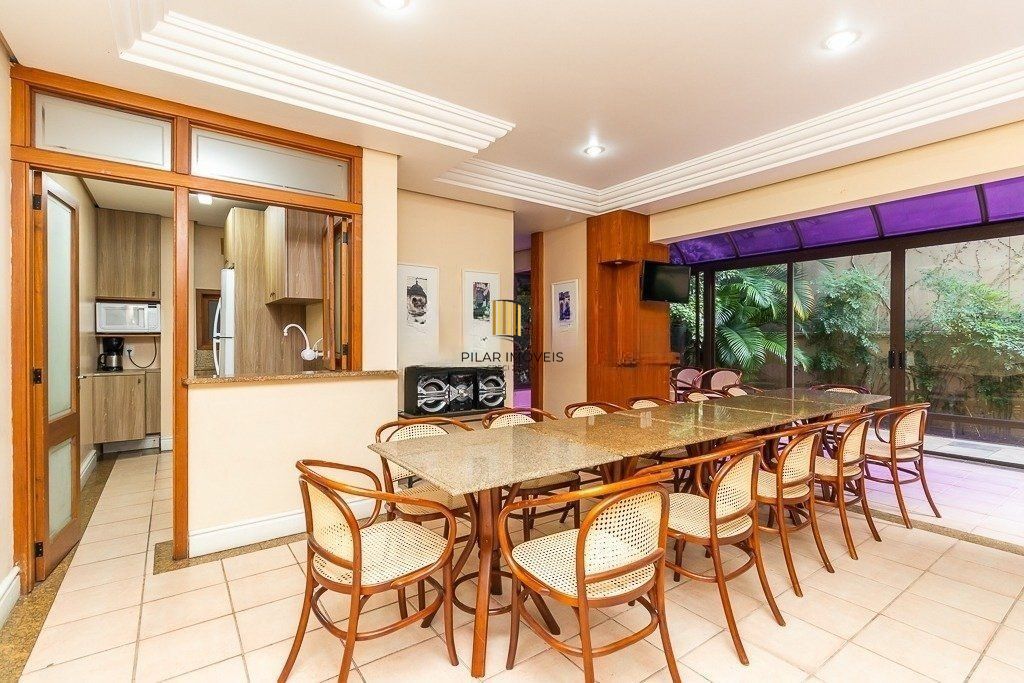 Apartamento com 3 Dormitórios, elevador vaga e 2 Sacadas no Menino Deus