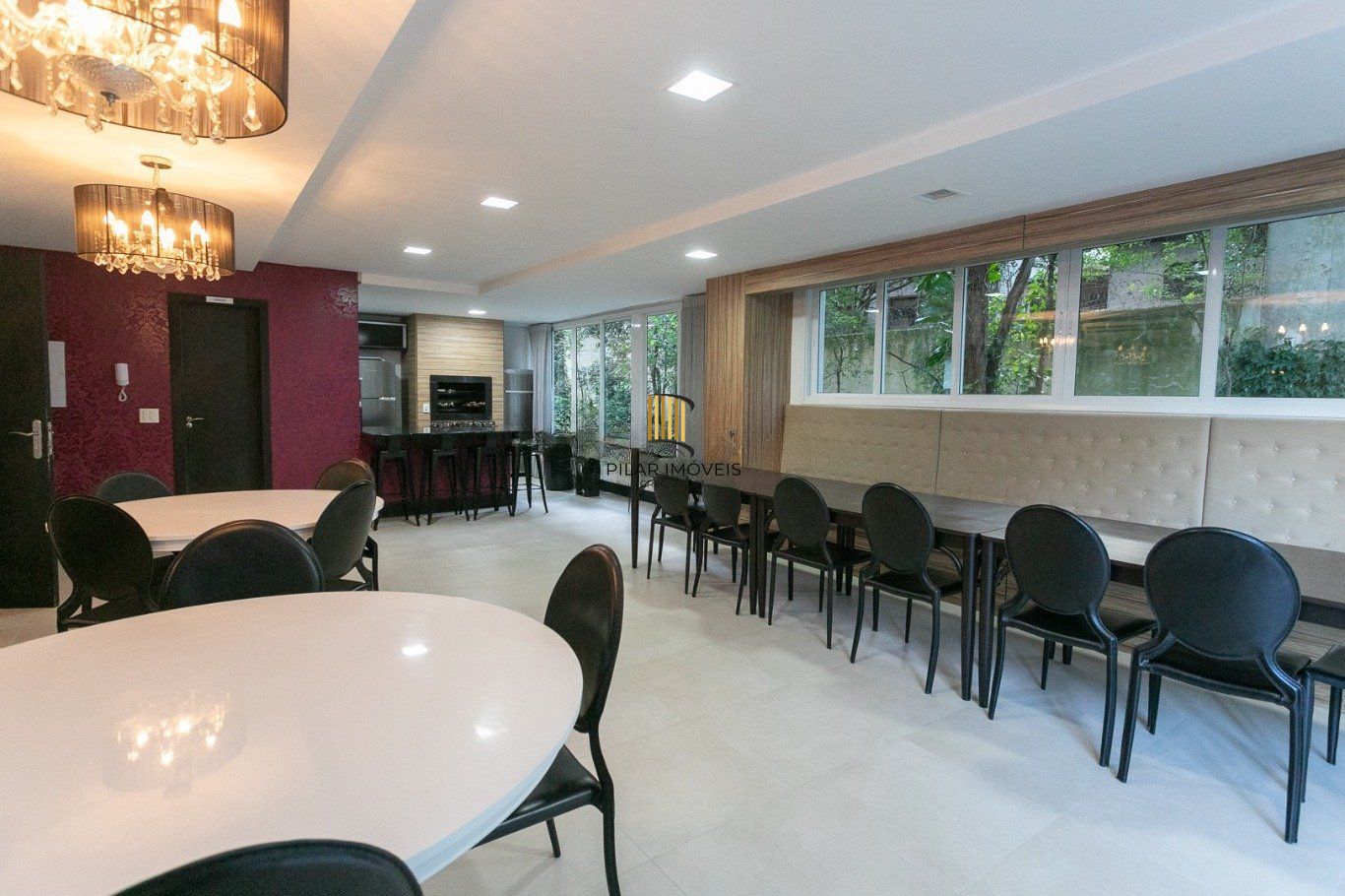 Apartamento semi mobiliado com 2 quartos de bairro Petrópolis