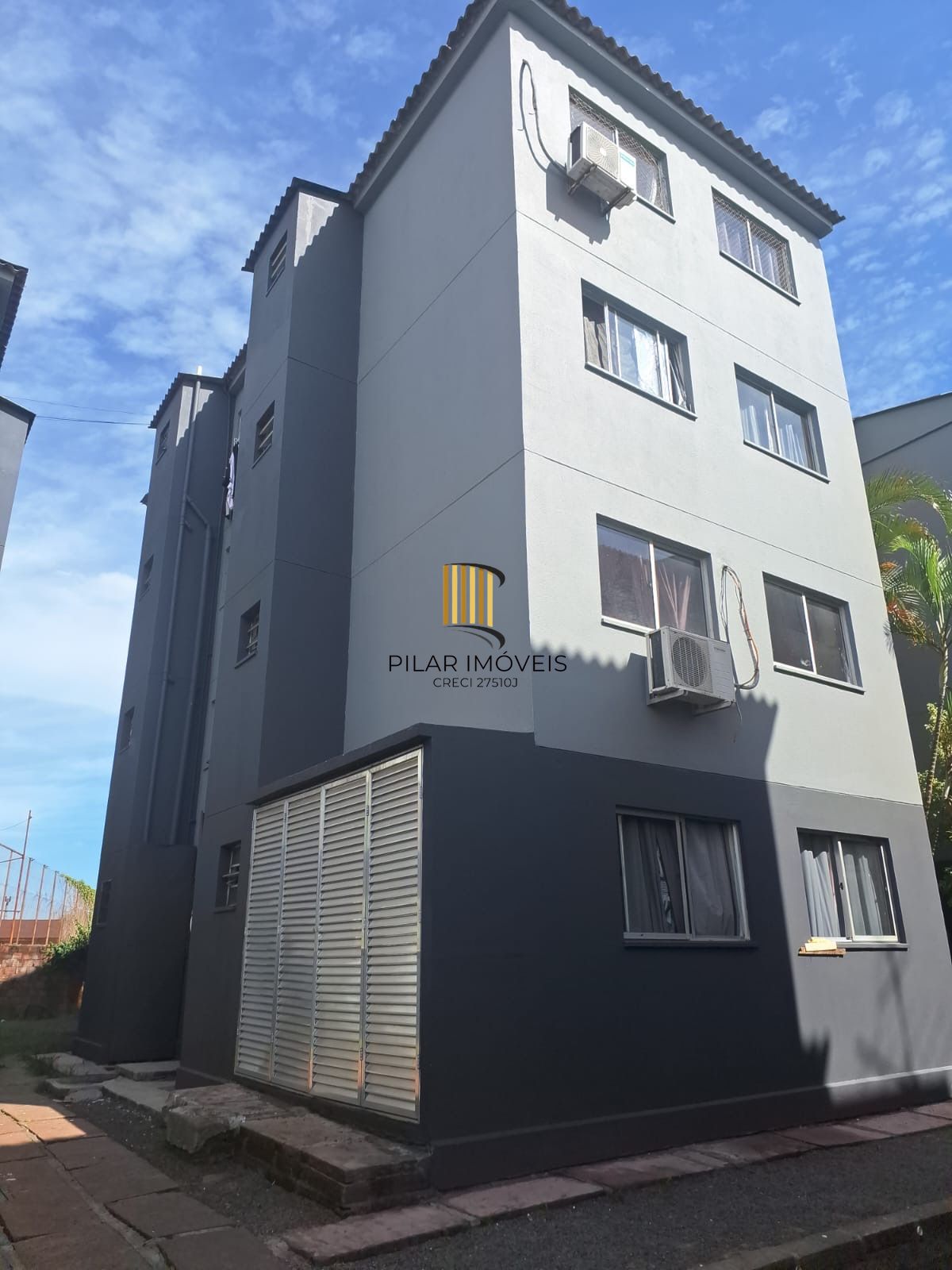 Apartamento 2 dormitórios 1 vaga de garagem no Bairro Maria Regina Alvorada