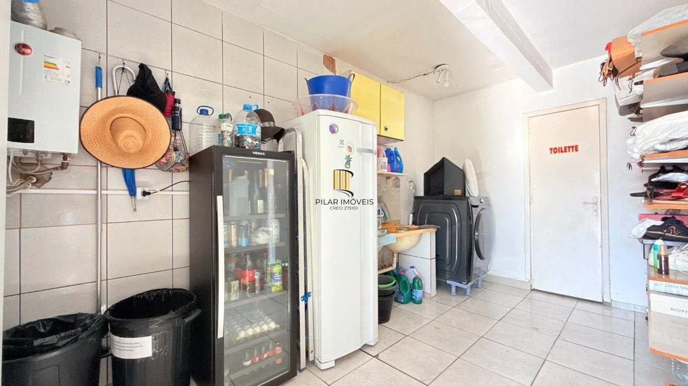 Casa com 4 quartos, vaga coberta, piscina e pátio no bairro Cristo Redentor