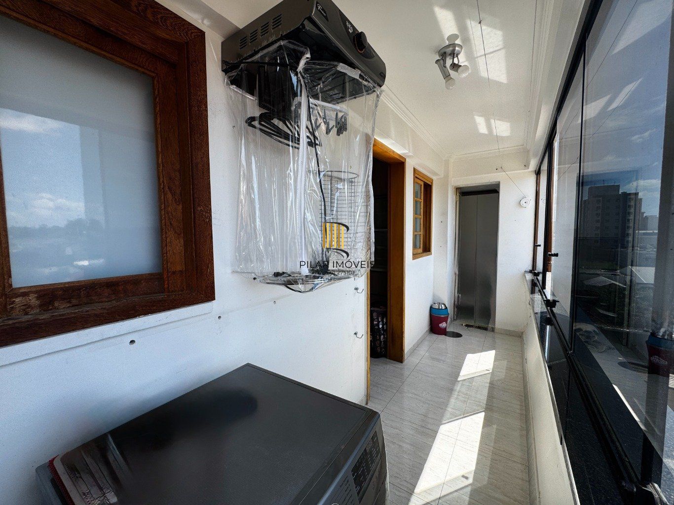 Apartamento de 3 dormitórios, elevador e 1 vaga de garagem em Canoas.
