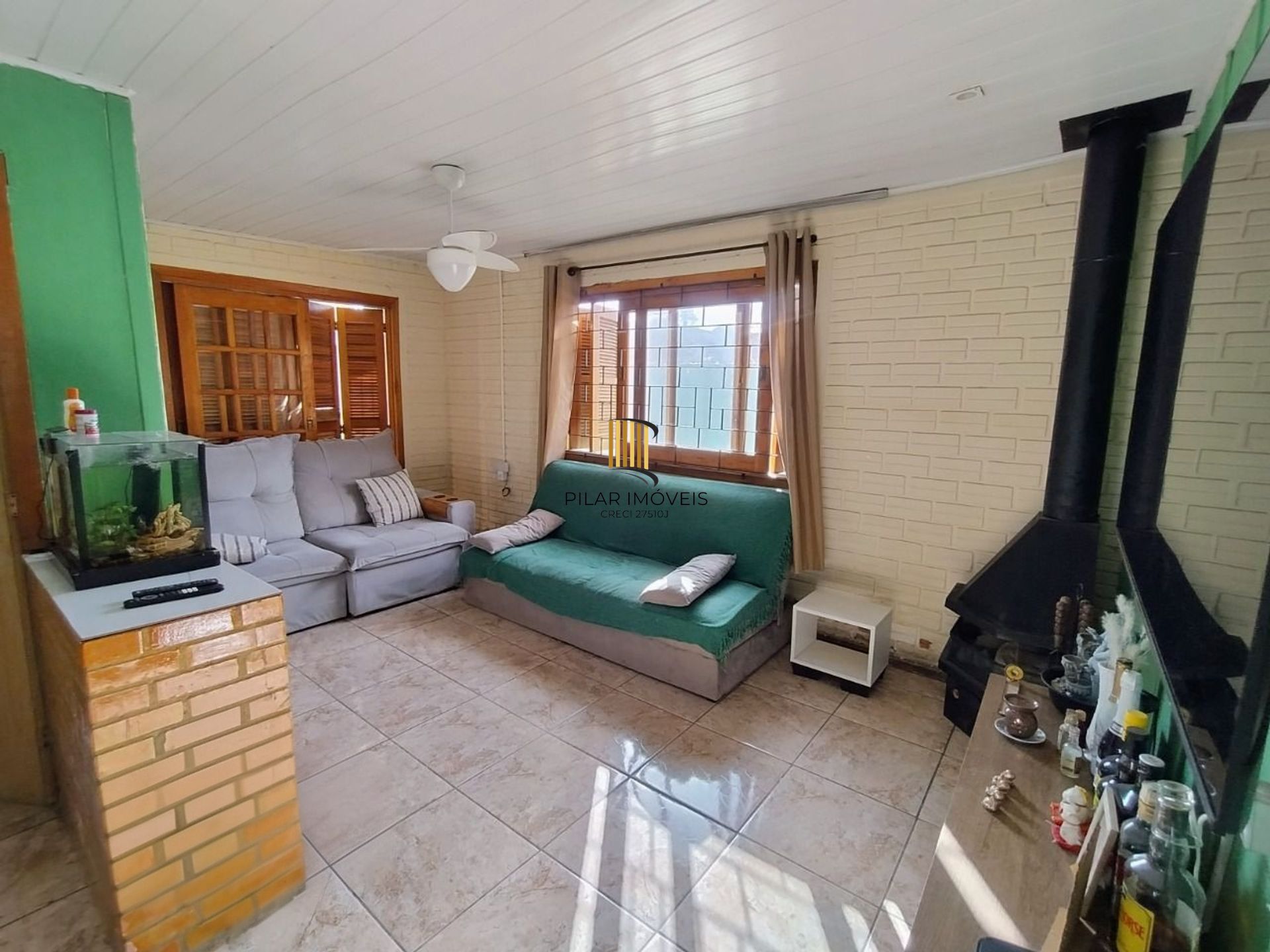 Casa de 3 dormitórios e 4 vagas de garagem em Canoas.