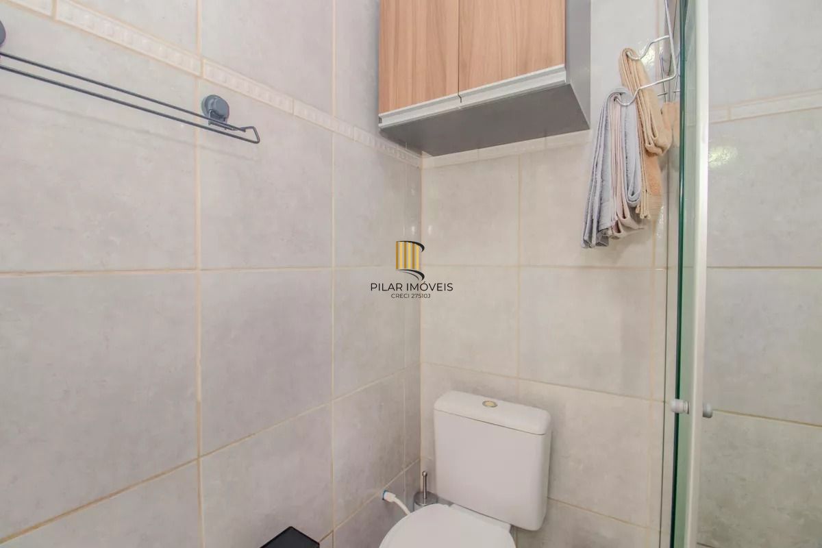 Casa com 1 quarto, churrasqueira e 4 vagas no bairro Sarandi