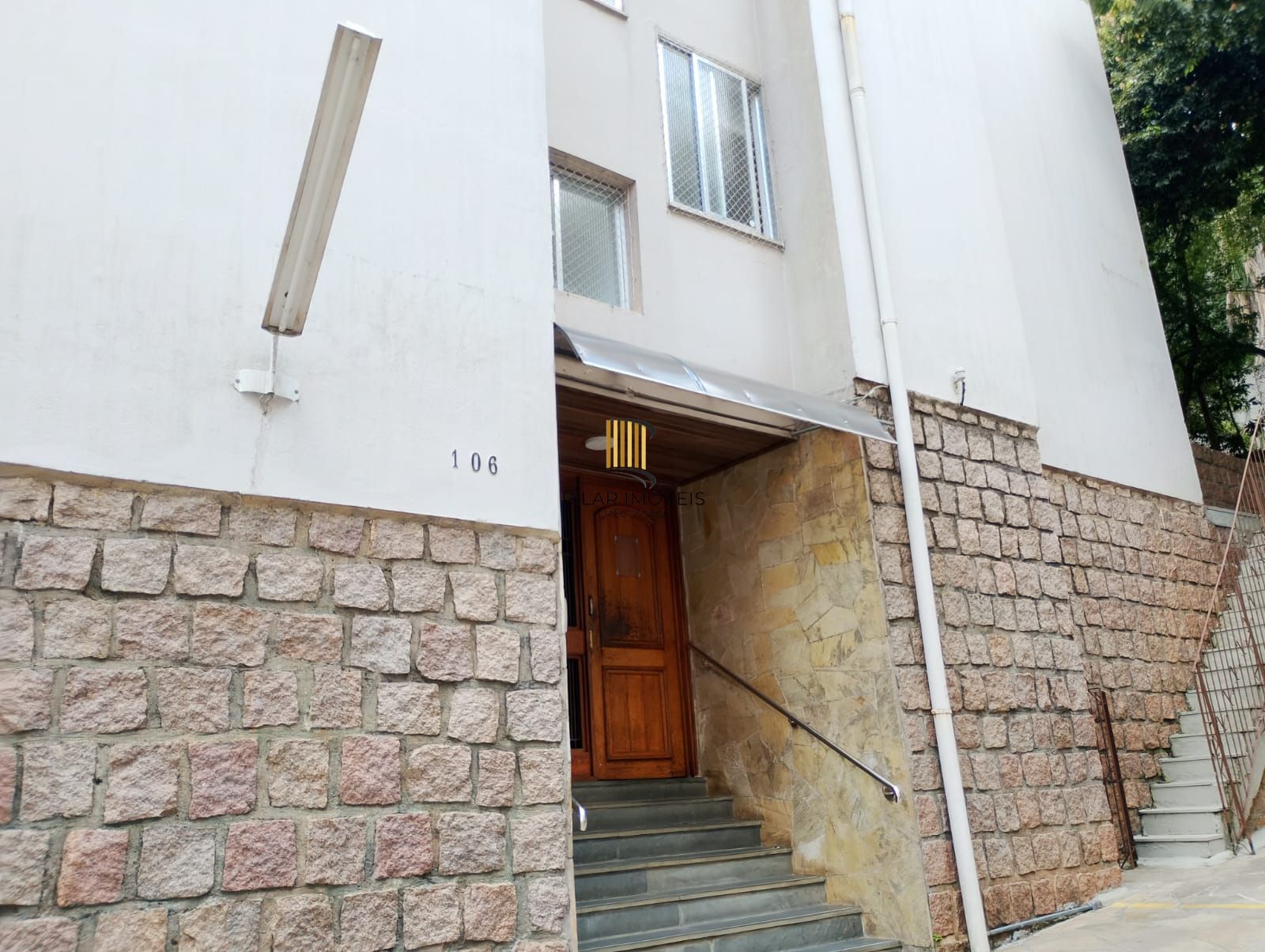 Apartamento à venda com 2 Dormitórios vaga no bairro Petropolis