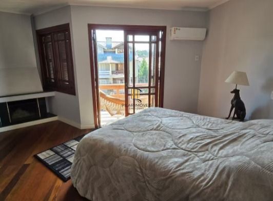 Casa 3 dormitórios no Bairro Chácara das Pedras