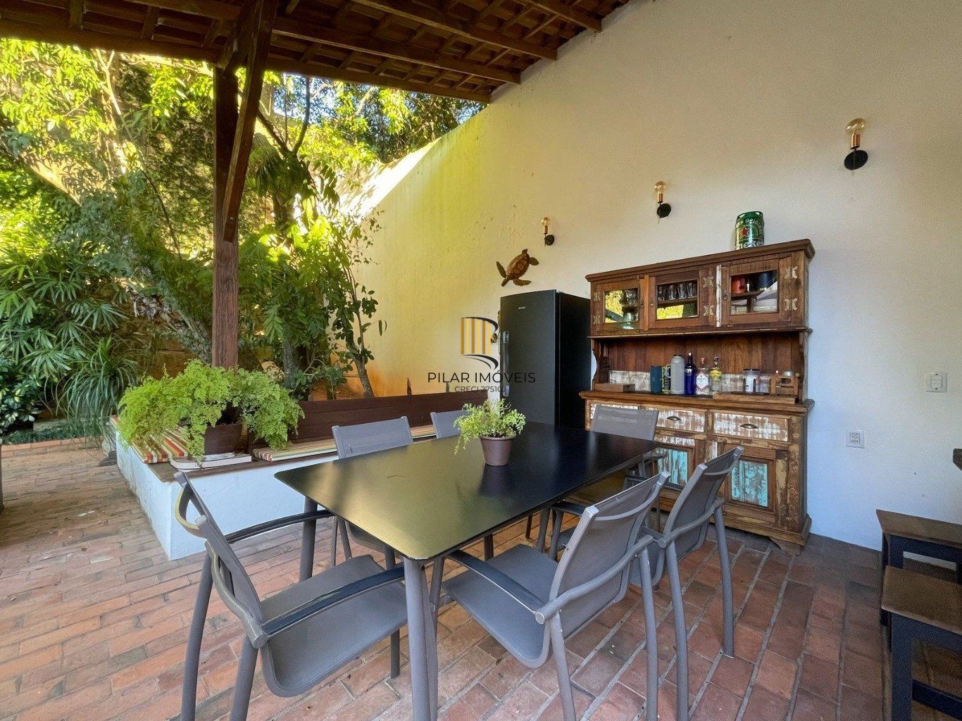 Casa com 4 quartos e 339m² à venda em Santa Tereza, Porto Alegre.