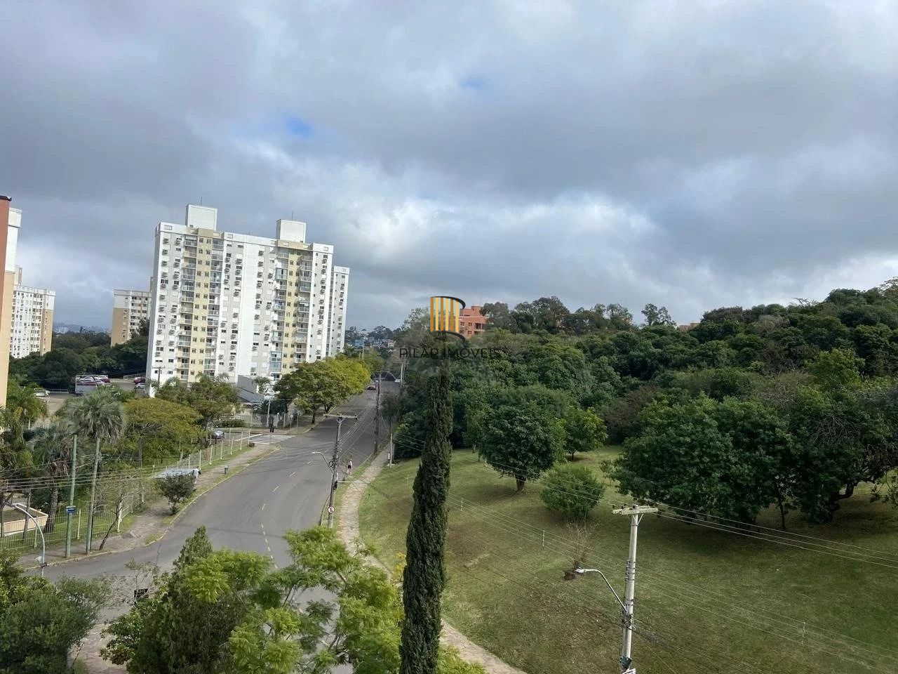 Apartamento 2 Dormitórios com 1 vaga coberta e elevador no Alto Petrópolis