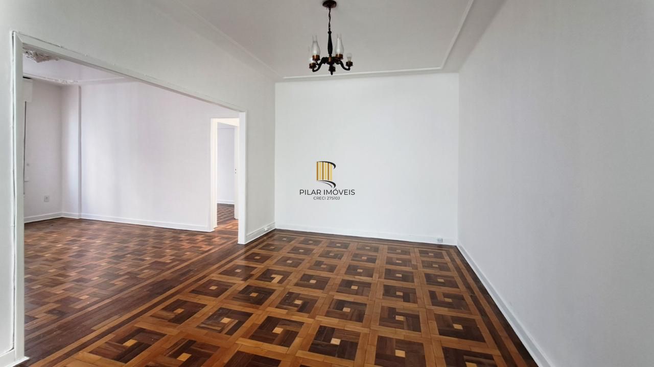 Apartamento 3 Dormitórios, 123m², Último Andar com Vista para o Guaíba