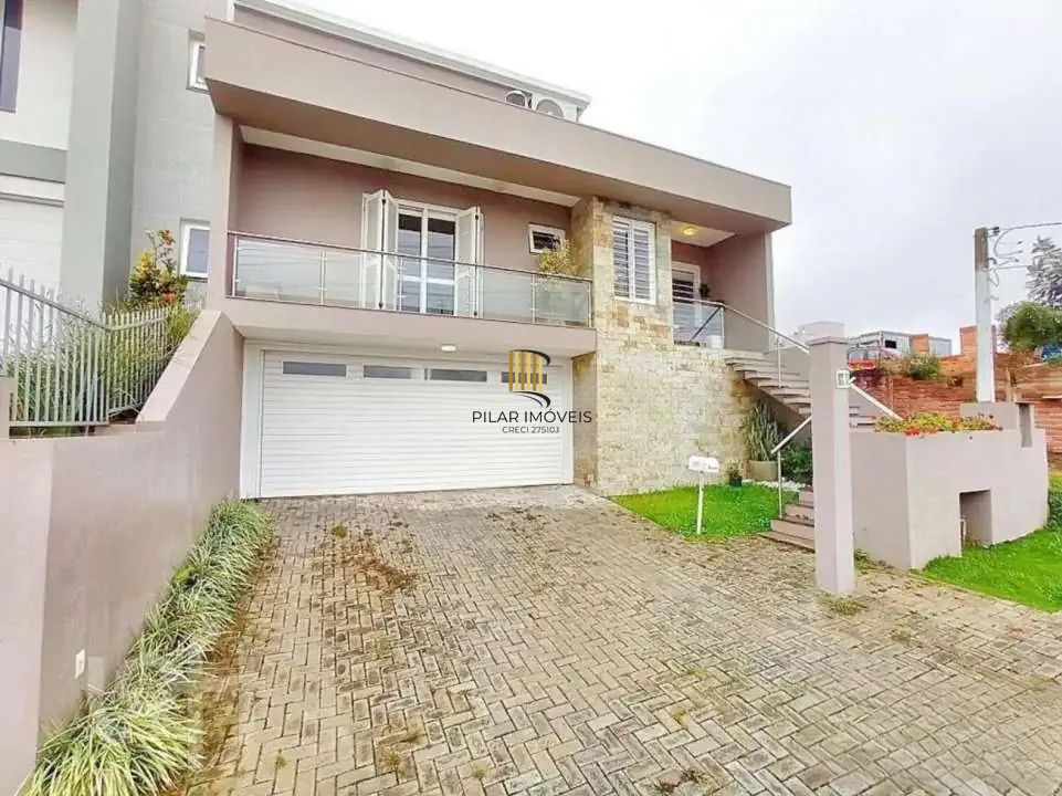 Casa 3 dormitórios no bairro Mário Quintana