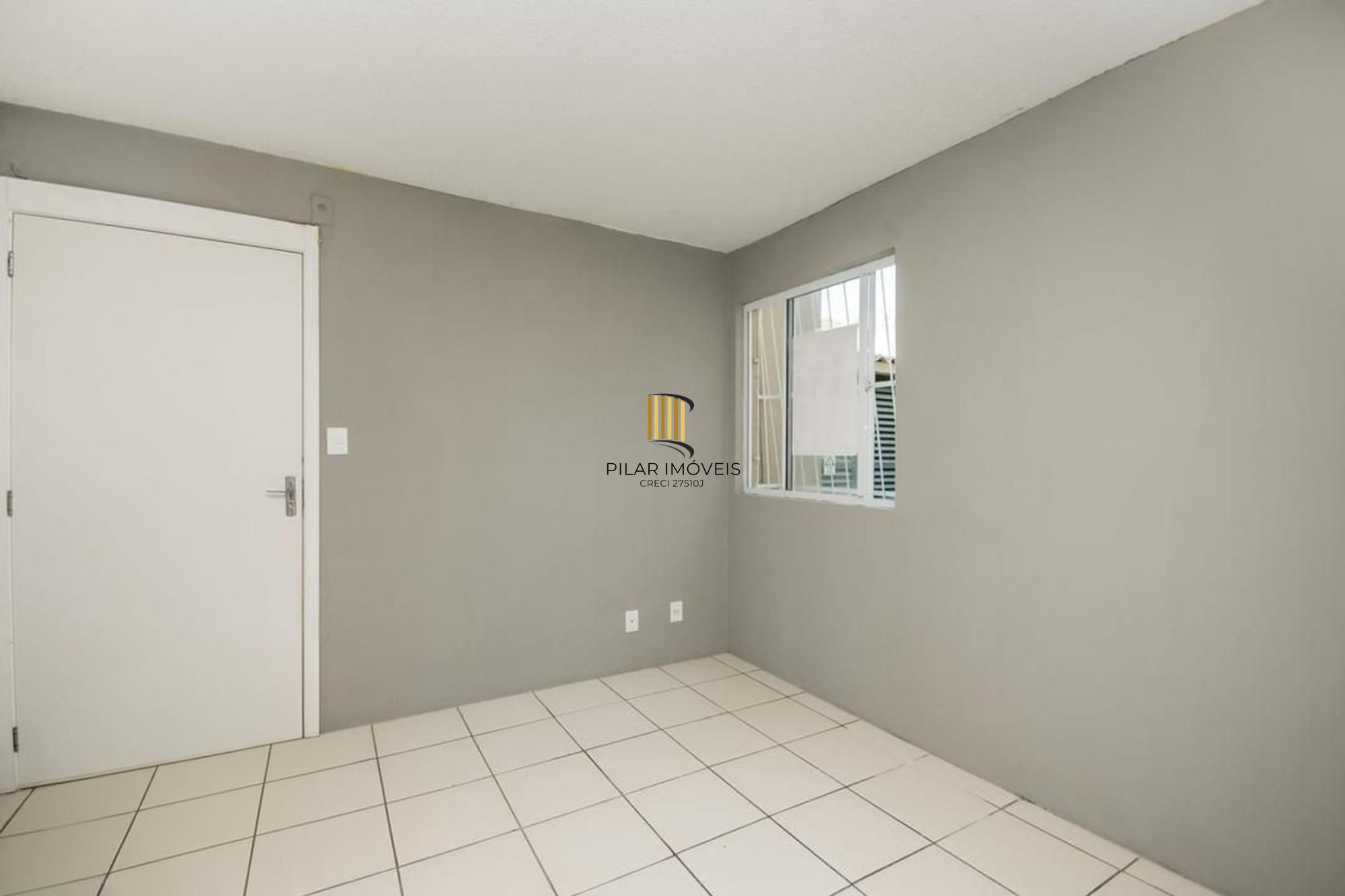 Apartamento térreo de 2 quartos, portaria 24 horas no bairro Glória.