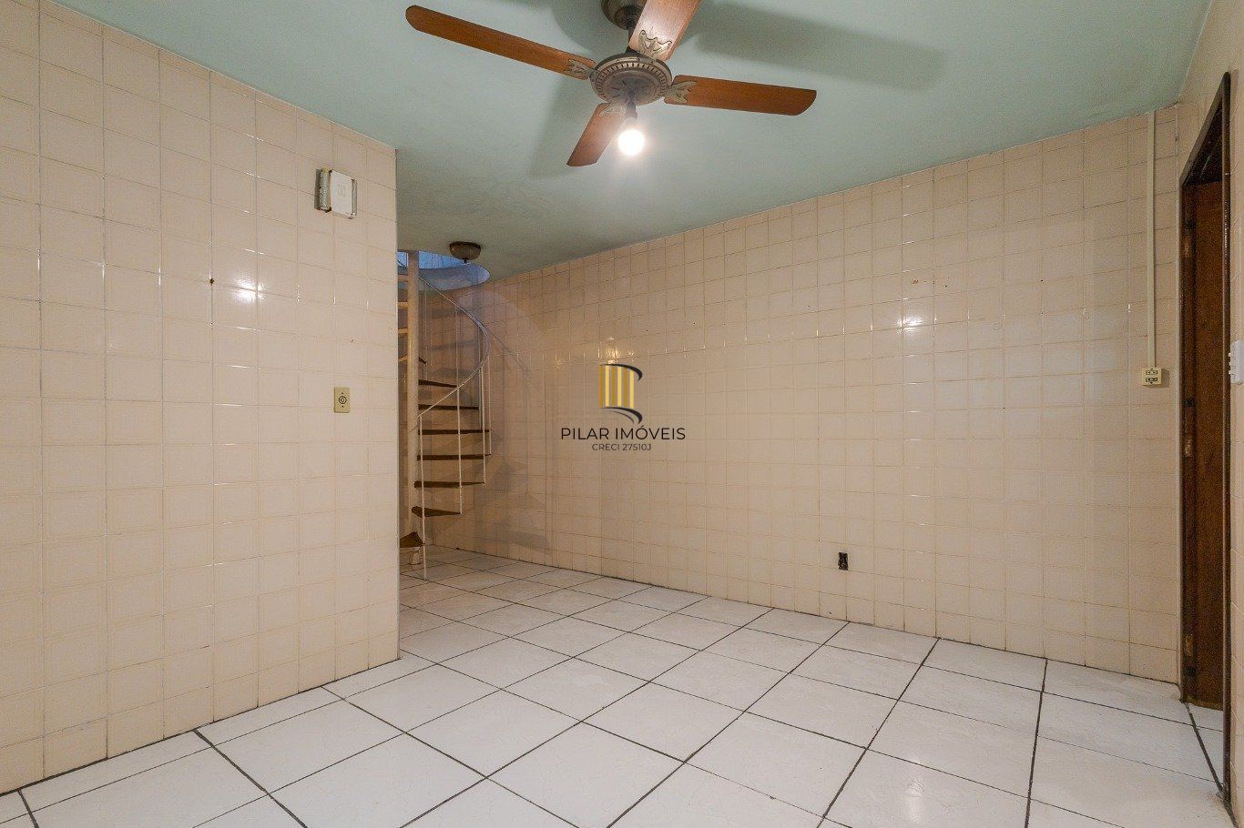 Casa de 3 dormitórios, 4 banheiros, 3 vagas de garagem no bairro Agronomia