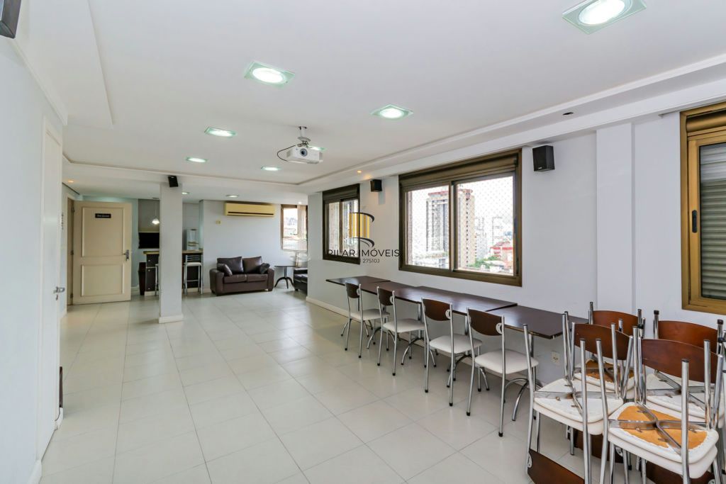 Apartamento com 3 quartos 2 vagas e elevador e gás central no Bairro Santana