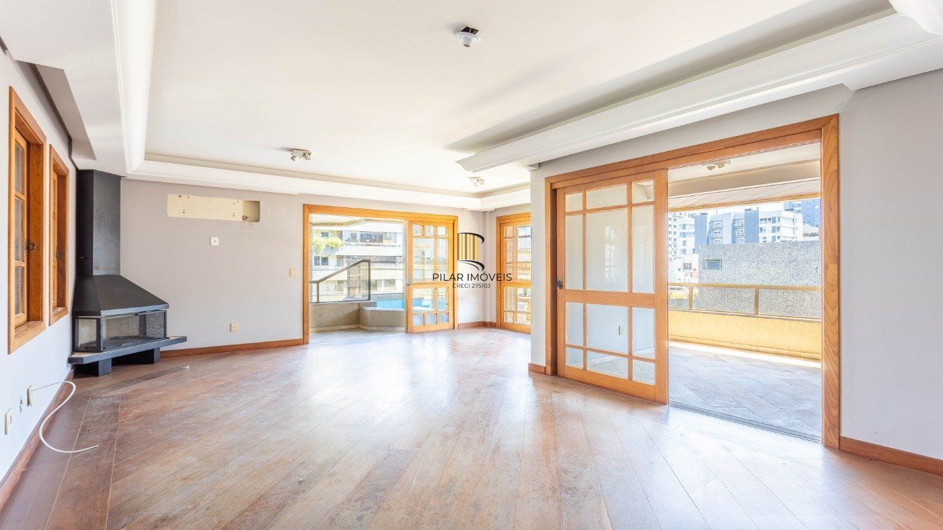 Apartamento 3 Dormitórios, 1 súite, elevador, 2 vagas no Petrópolis.