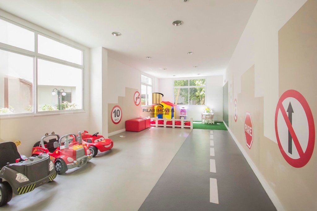 Apartamento com 3 dormitórios, 1 suíte, 1 vaga e elevador no Passo da Areia