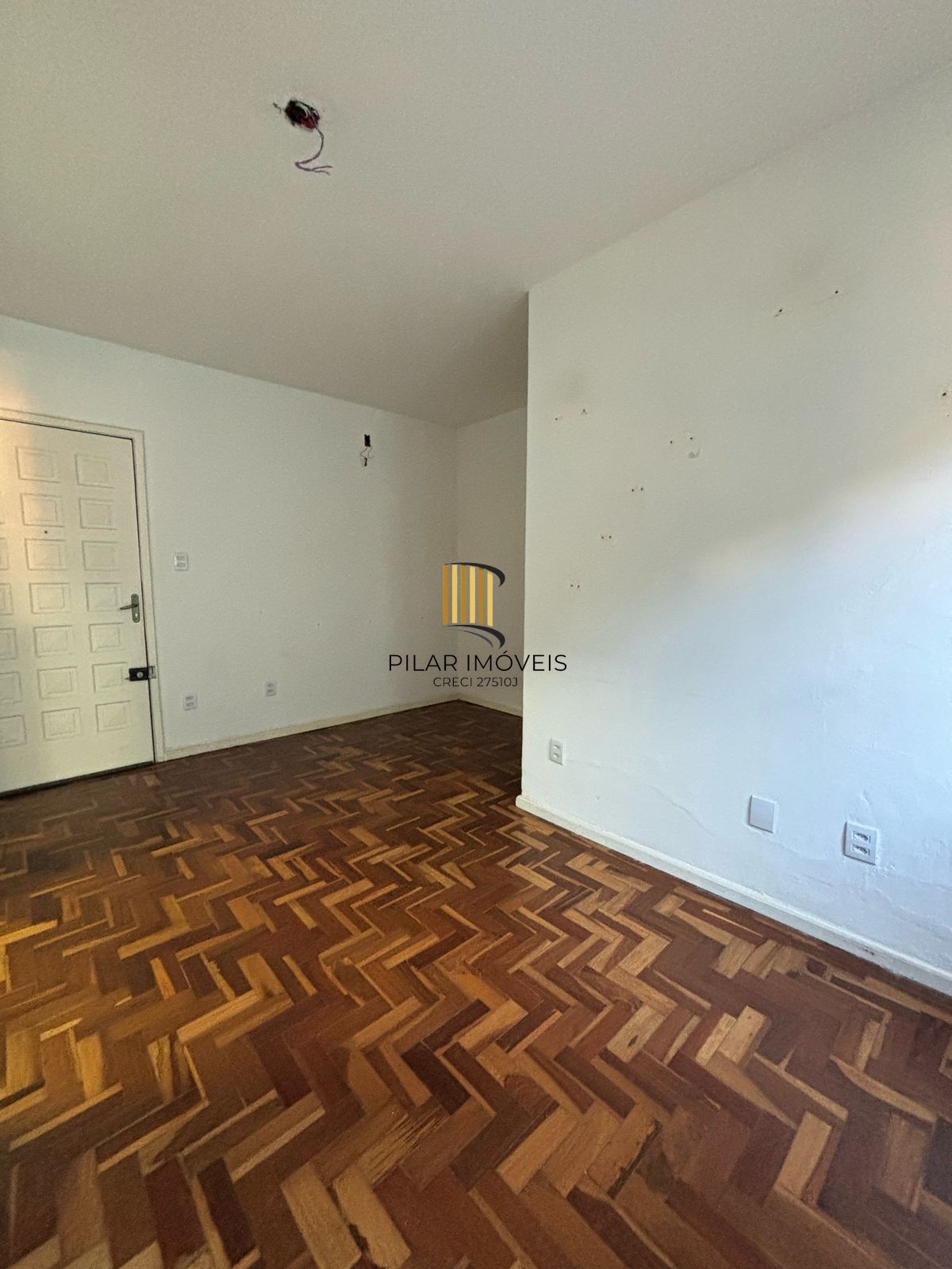 Apto de 1 dormitório Semi Mobiliado segundo andar no bairro Jardim Itu