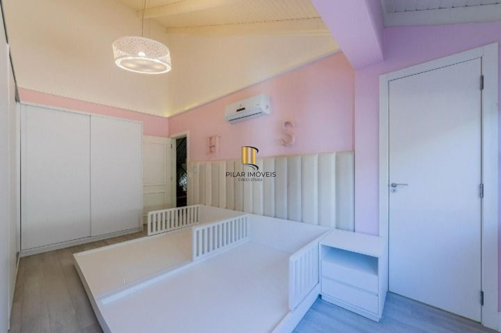 Casa em Condomínio com 5 quartos e 390m² à venda em Boa Vista, Porto Alegre.