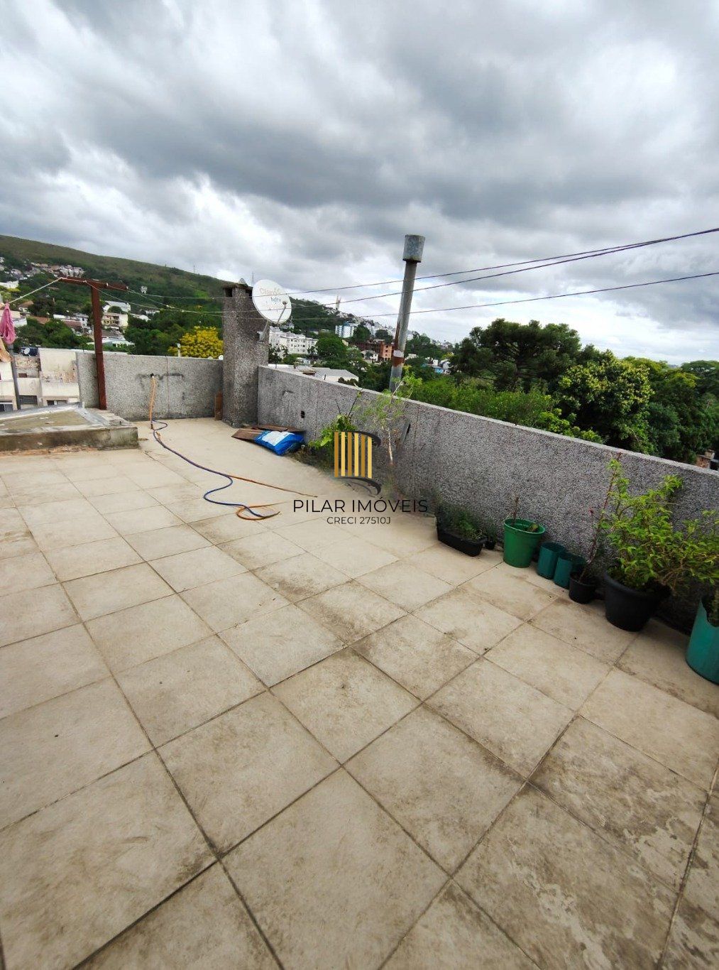 Casa com 3 Quartos, 3 Banheiros, 2 vagas No Bairro Nonoai.