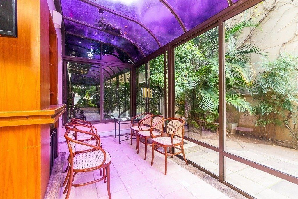 Apartamento com 3 Dormitórios, elevador vaga e 2 Sacadas no Menino Deus