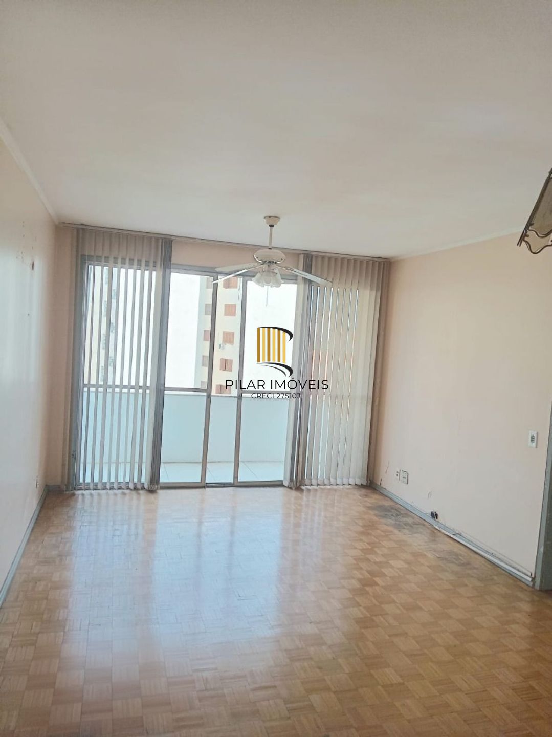 Apartamento de 2 quartos e elevador em Canoas.