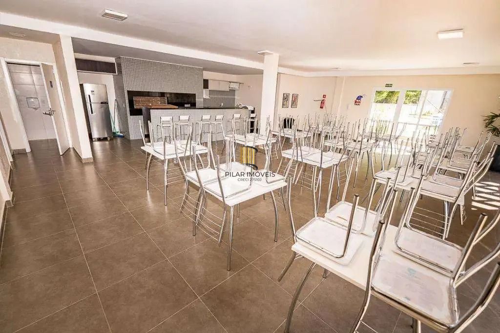 Apartamento com 2 quartos, semi mobiliado, piscina e portaria 24 hr em Gravataí
