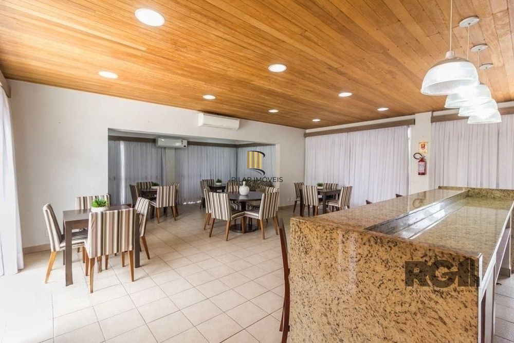 Apartamento Térreo com 3 quartos, vaga, piscina e elevador no bairro Humaitá.