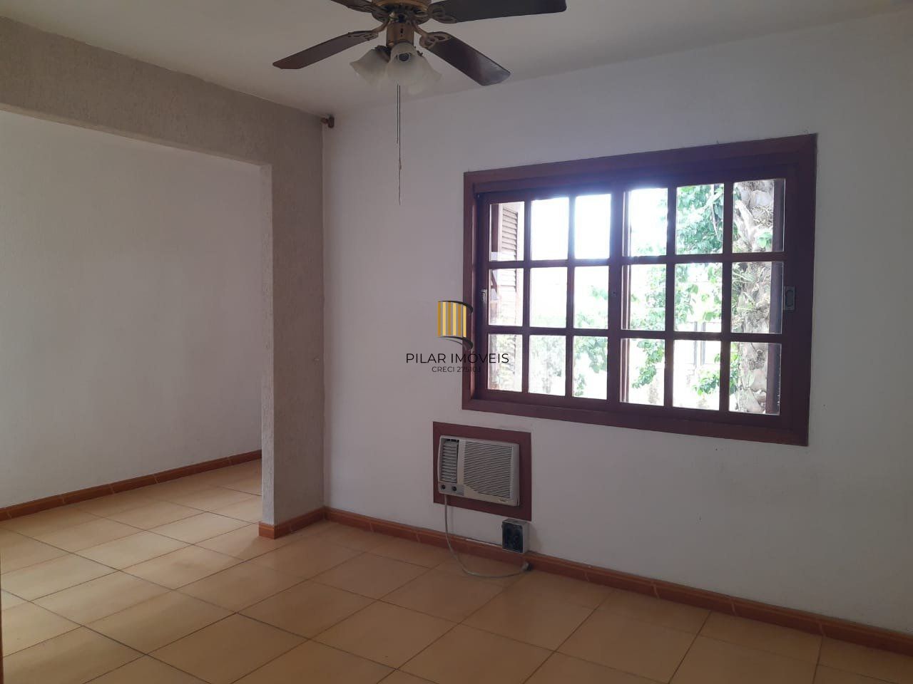 Casa de 2 Quartos e 2  vagas de garagem no Parque Granja em Cachoeirinha.