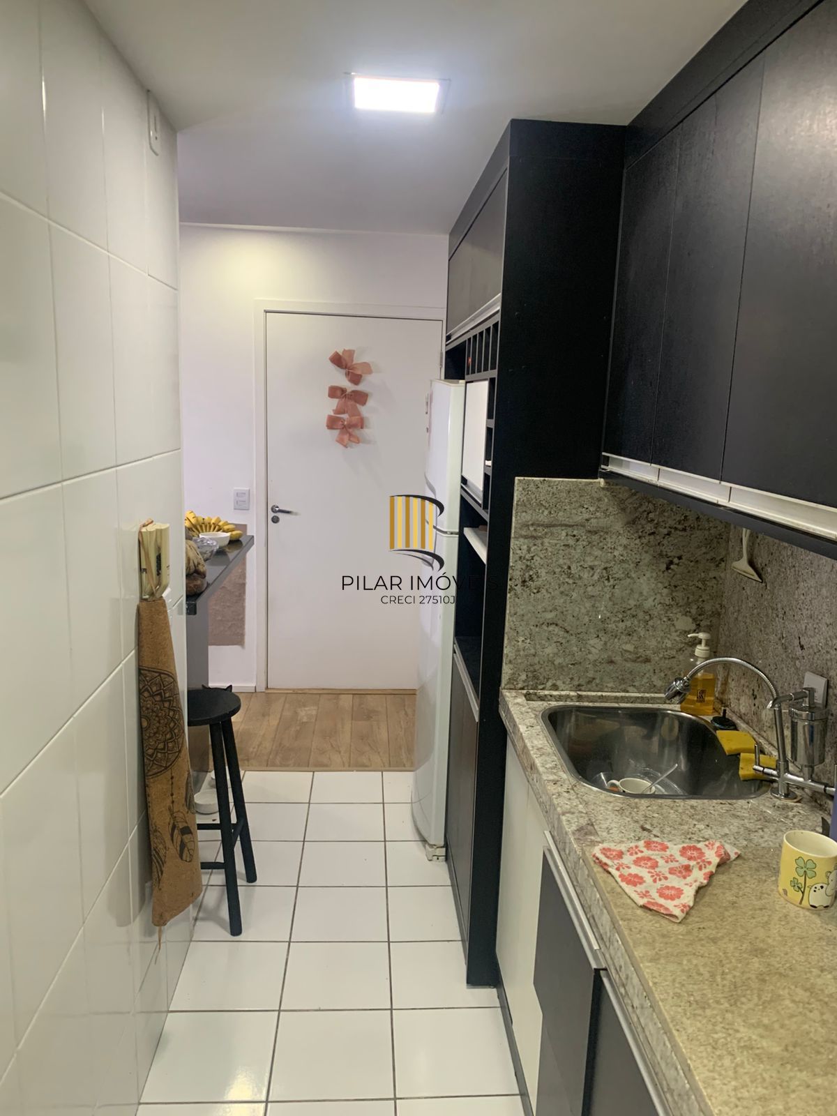 Apartamento com 3 quartos, elevador, sacada e 1 vaga Sarandi.