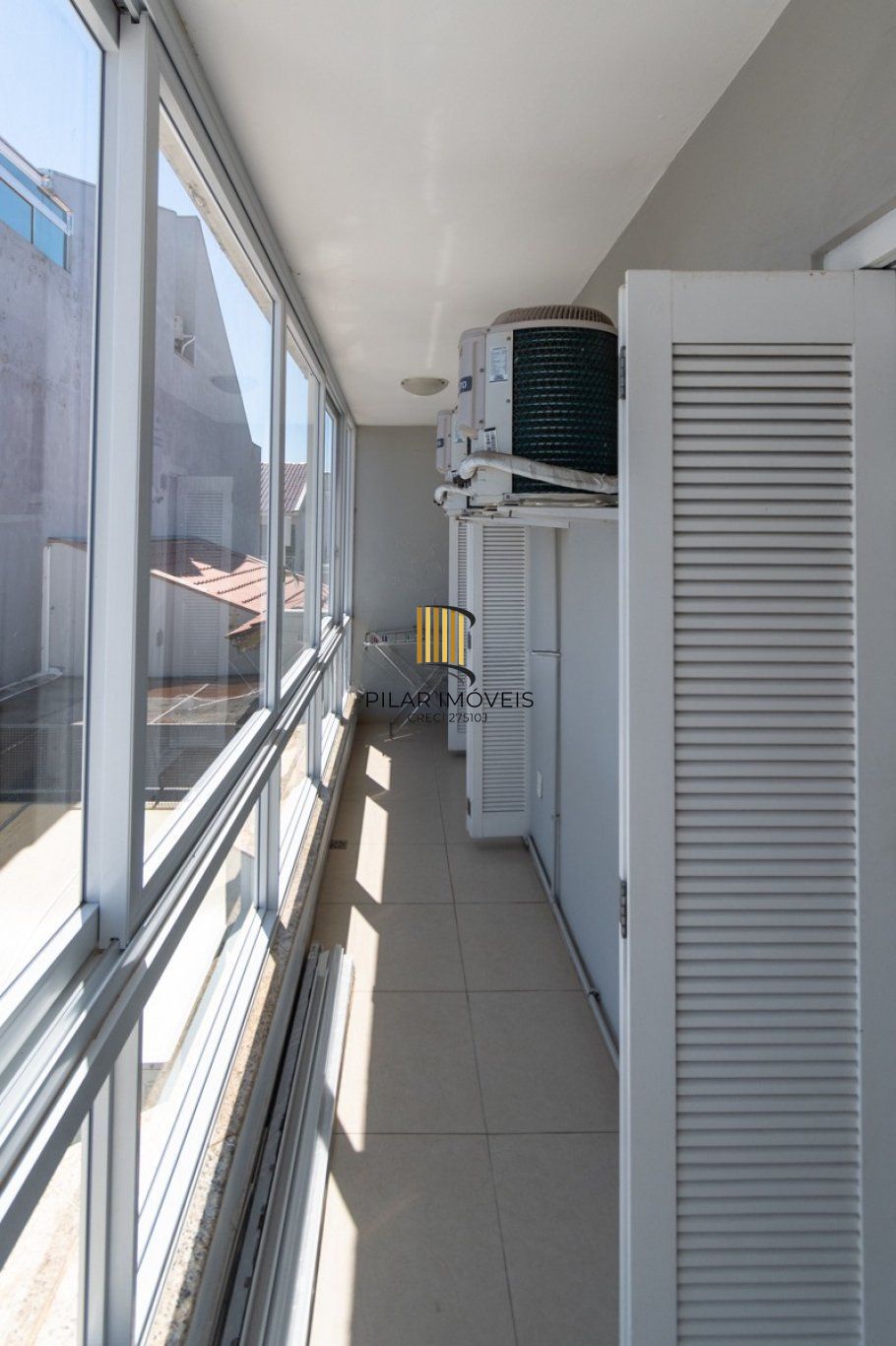 Casa Sobrado 3 dormitórios com suíte, piscina e sótão no Ecoville