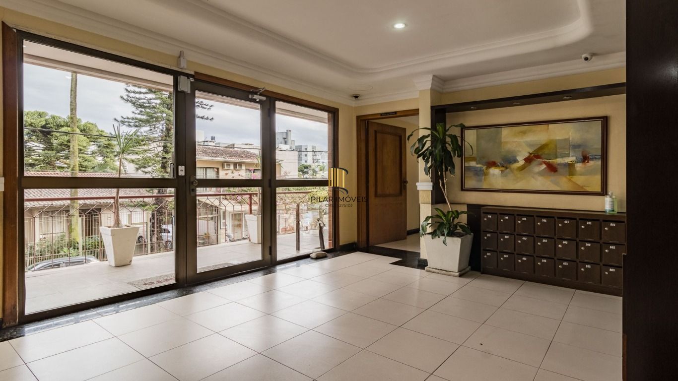 Apartamento com 3 quartos, 1 suíte, à venda no bairro Petrópolis