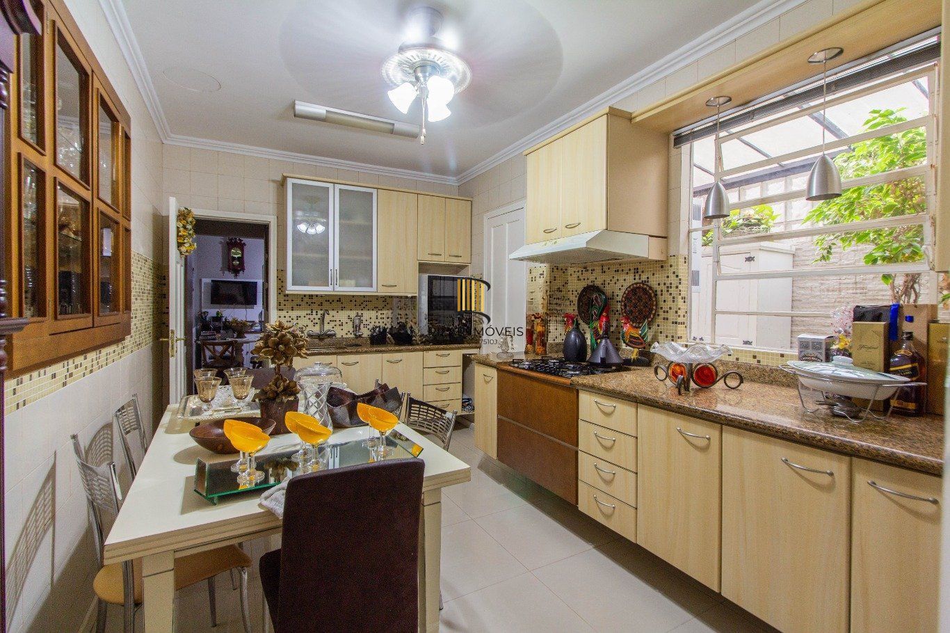 Casa semi mobiliada de 4 quartos bairro Floresta