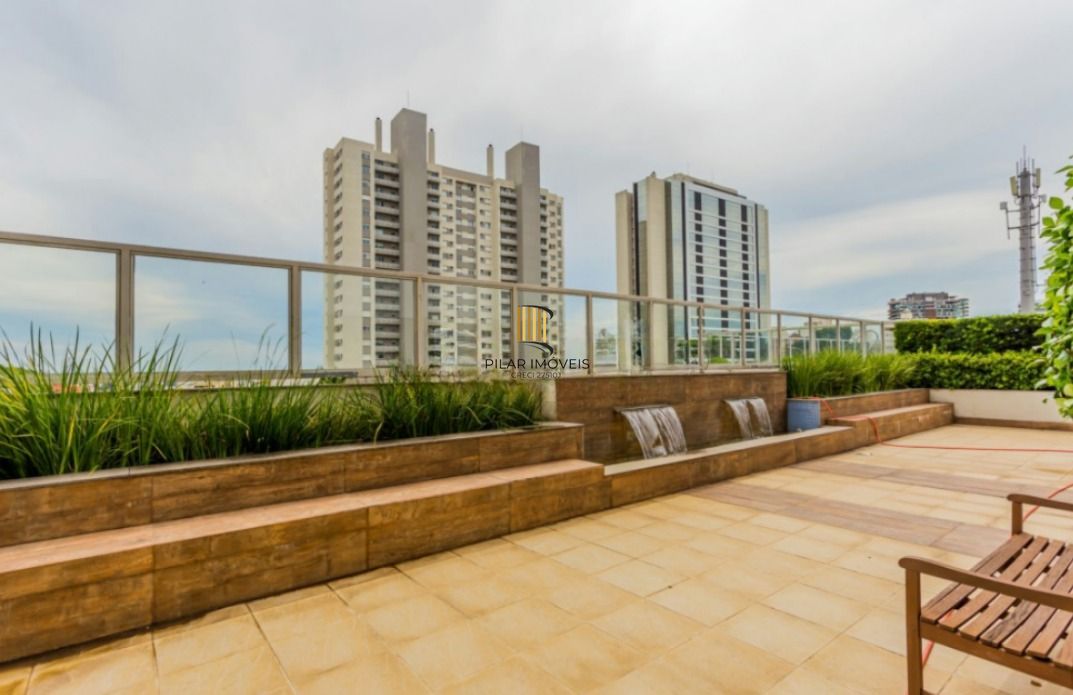 Apartamento mobiliado de 2 dormitórios no bairro Petrópolis