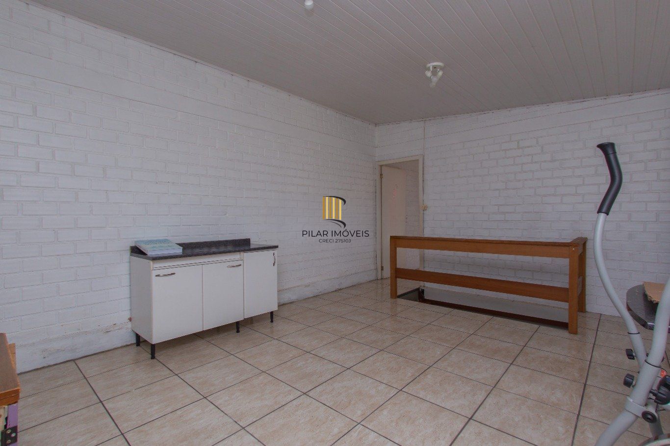 Apartamento garden, 3 dormitórios, 2 suítes, e 131m² privativos no Menino Deus.