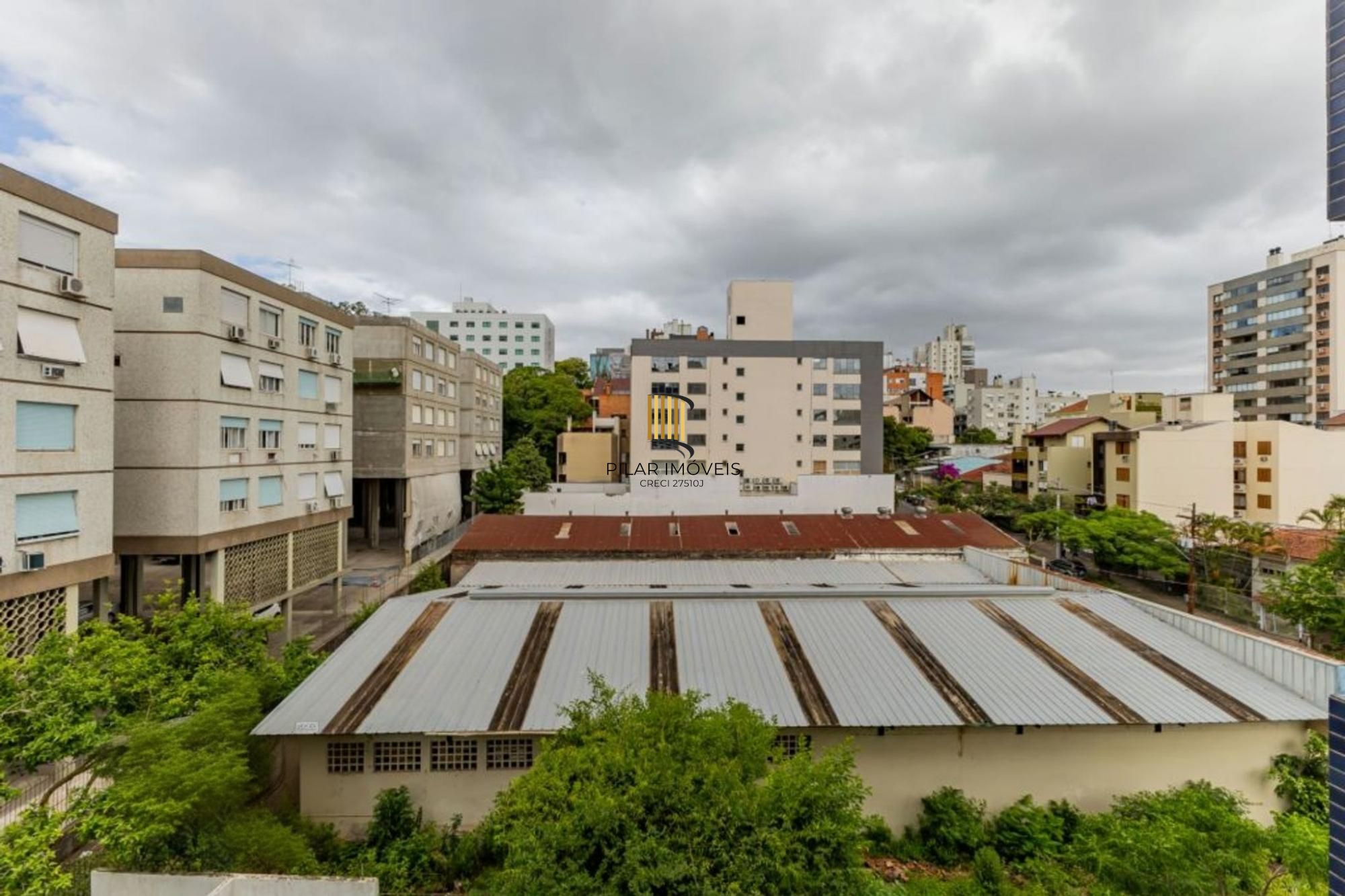 Apartamento com 3 quartos, 1 suíte, 3 vagas e elevador no Bairro São João.