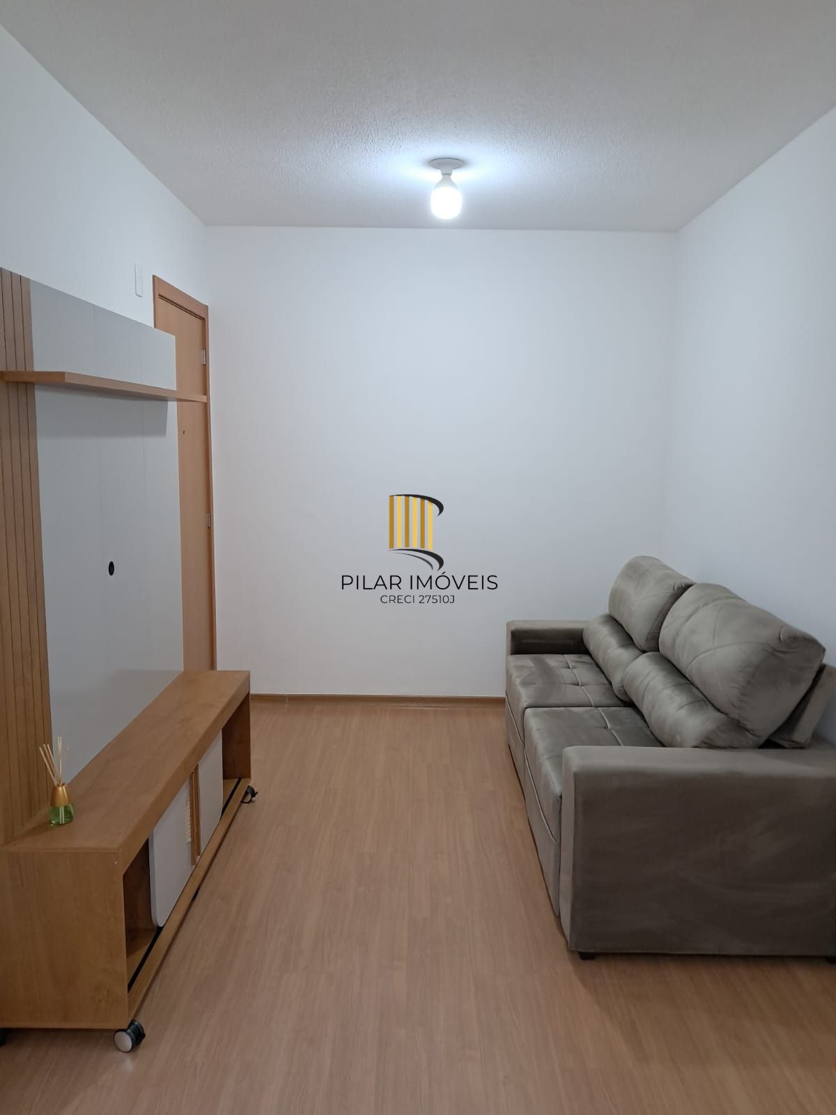 Apartamento com 2 quartos, vaga de garagem e elevador no bairro Estância velha.