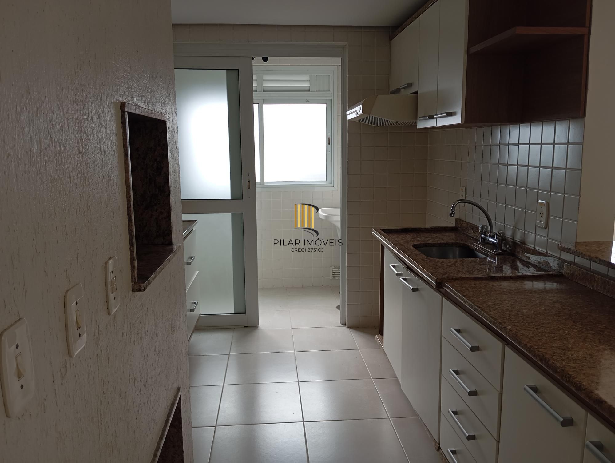 Apartamento com 2 Dormitórios, Vaga Dupla e Elevador no Floresta
