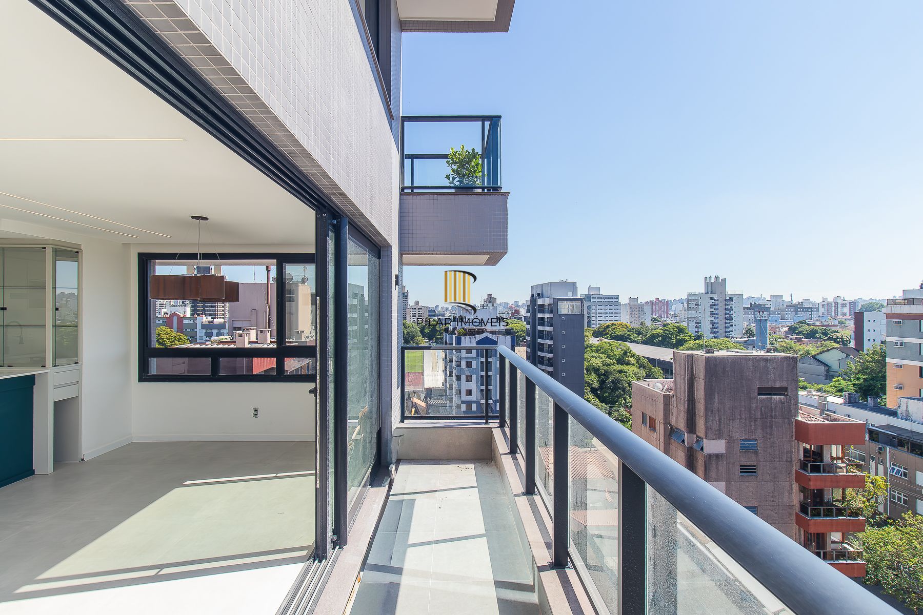 Incrível apartamento mobiliado 2 suítes novo no Menino Deus