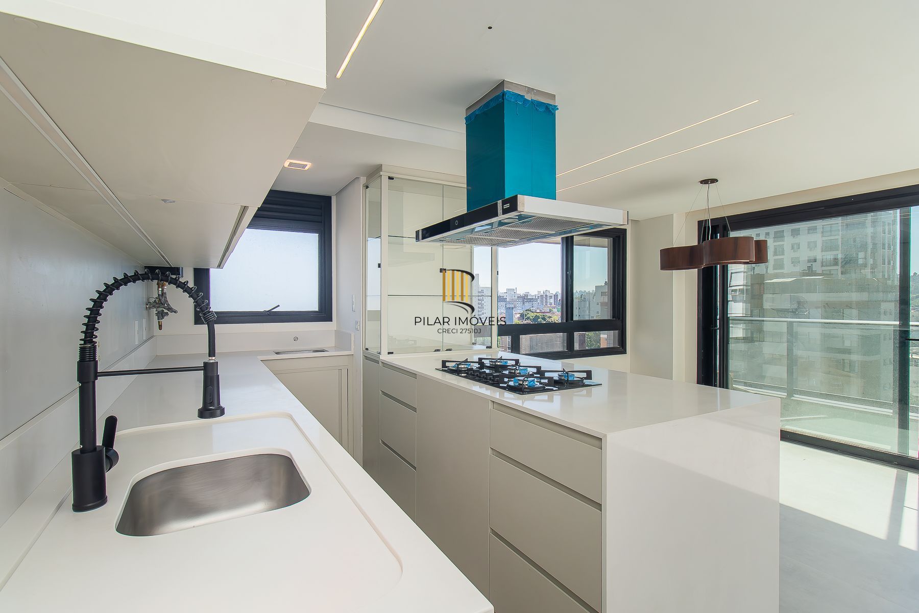 Incrível apartamento mobiliado 2 suítes novo no Menino Deus