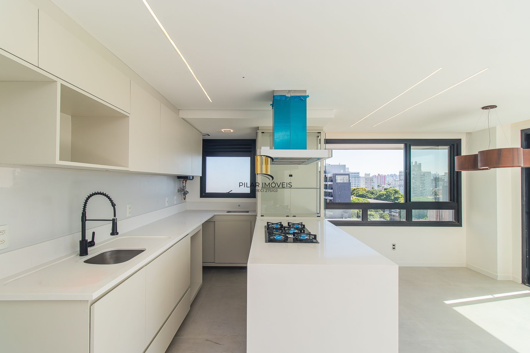 Incrível apartamento mobiliado 2 suítes novo no Menino Deus