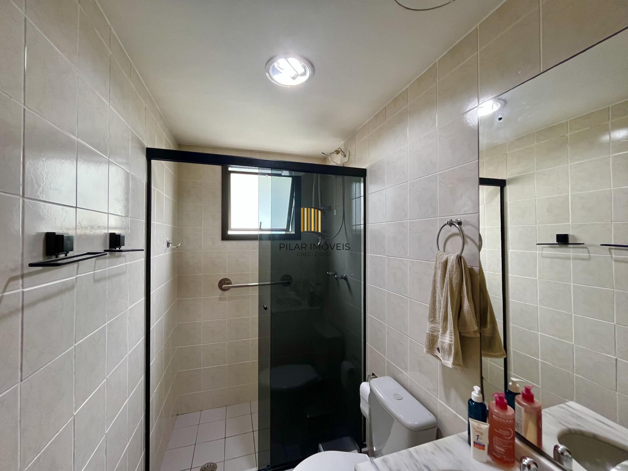 Apartamento semimobiliado em condomínio com infra de lazer no Cristo Redentor